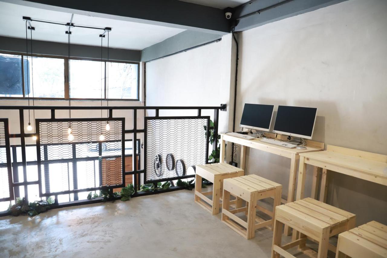 The Cube Hostel Khaosan Банкок Екстериор снимка